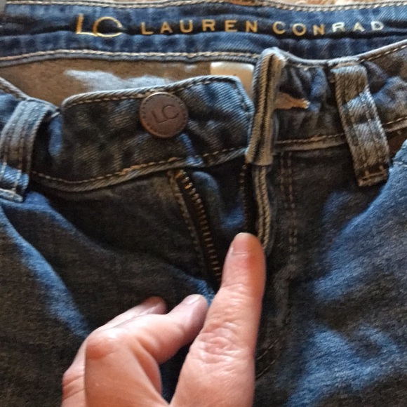 LC Lauren Conrad Cut off Jean shorts - Picture 4 of 5